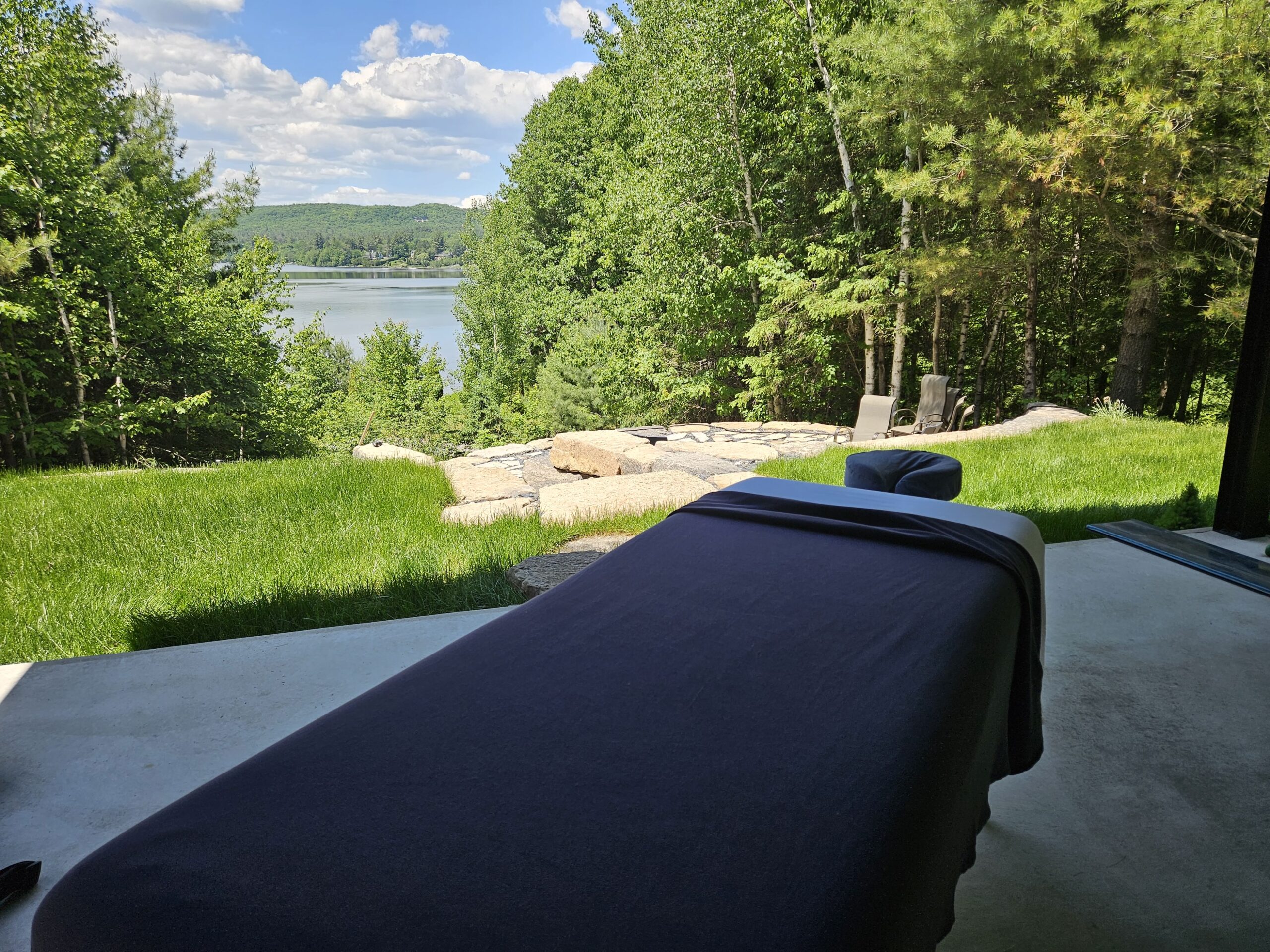 Table de massage à l'extérieur