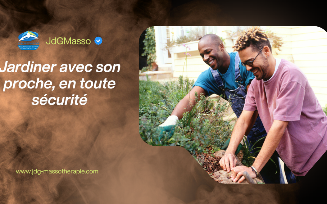 Deux hommes souriants, penchés côte à côte, en train de jardiner ensemble dans un jardin devant une maison